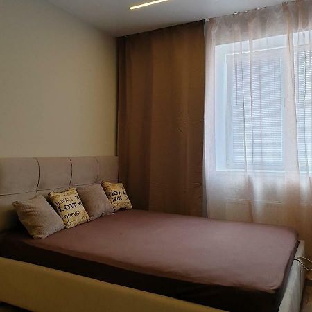 Апартаменты Дворец Спорта Новострой Маршал Kharkiv Eksteriør billede